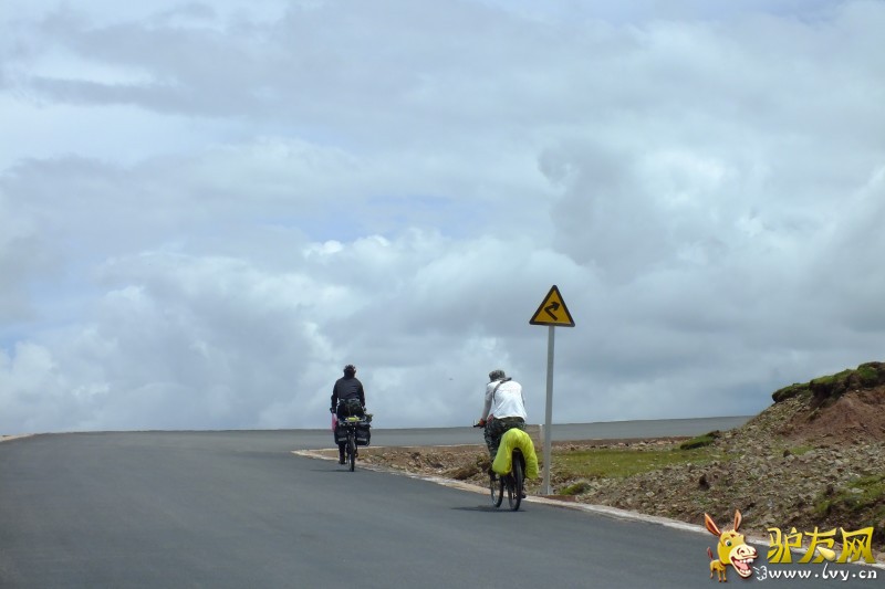 �����ƺ�֮�У���ɫ�·�������